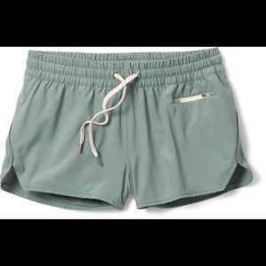 Vuori lined Clementine Short, never been worn!!!! New with tags